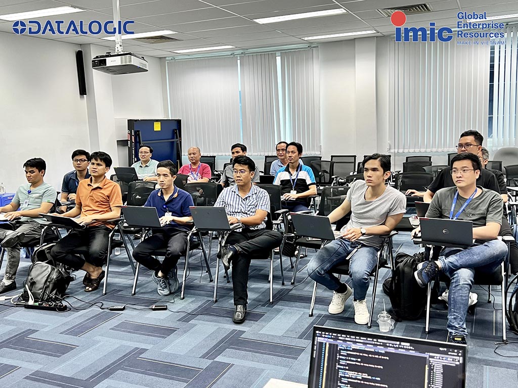 Đào tạo lập trình hệ thống phần mềm cho đội ngũ CBNV Data Logic